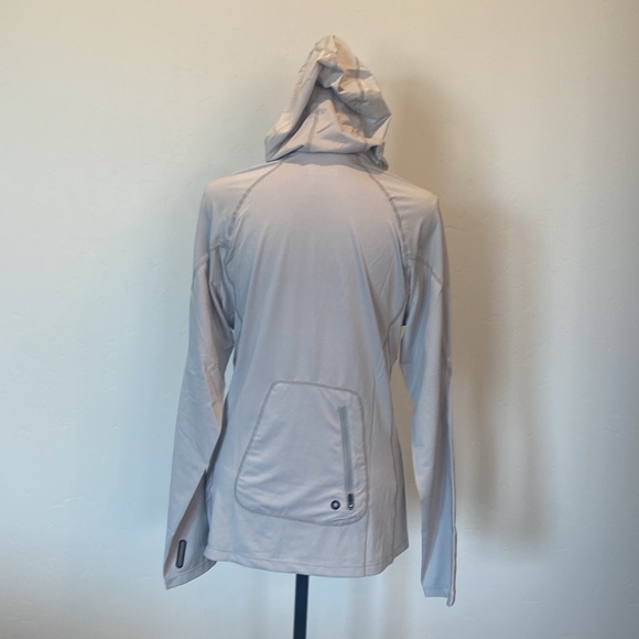 🎈RlaGed Women’s UPF 50+ Gray Shirt with Hood & Thumbholes, Size Small, NWT - Picture 3 of 11